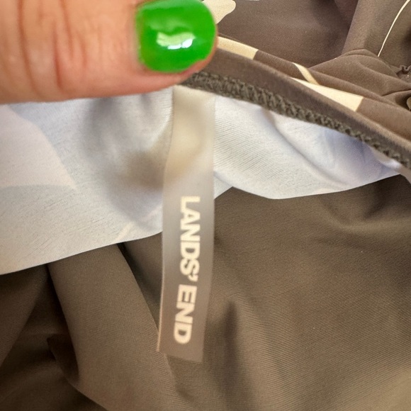 Lands end woman’s one piece bathing suit - Picture 3 of 7